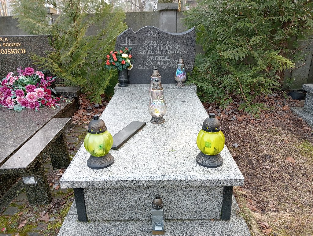 Grób Zygmunt Mówiński