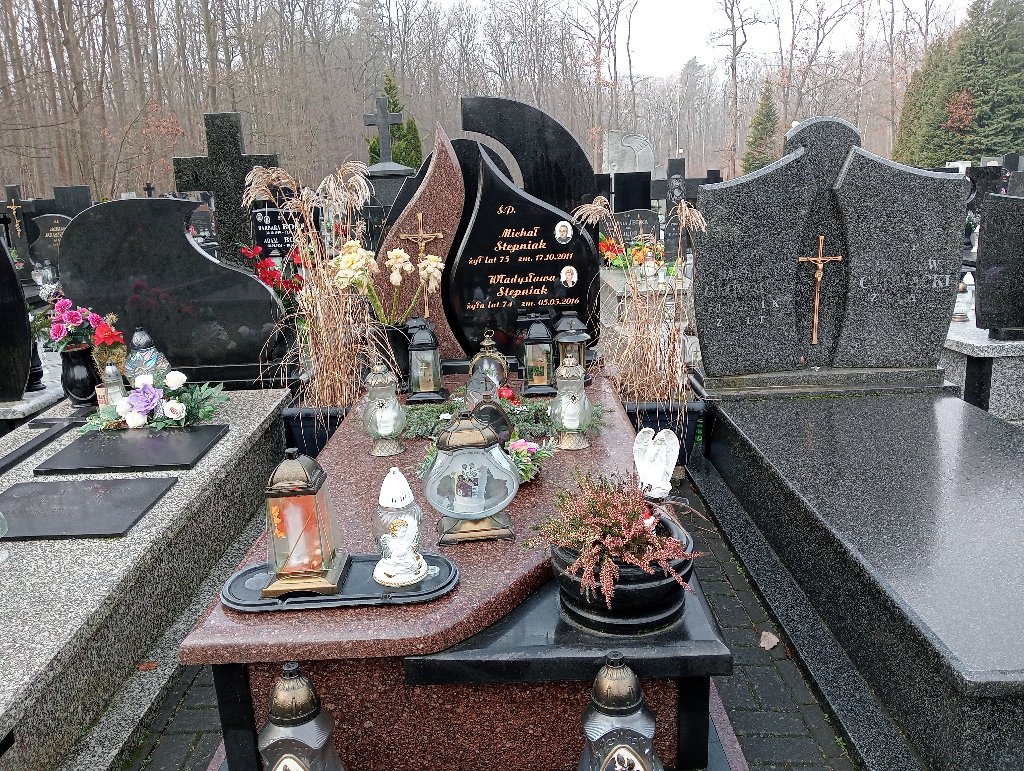 Grób Ariusz Stępniak